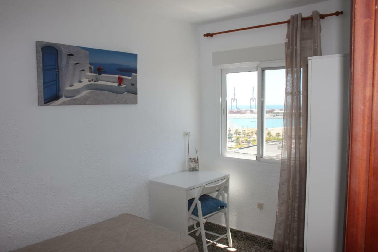 Appartement Apartamento Plaza Reina à Málaga Extérieur photo